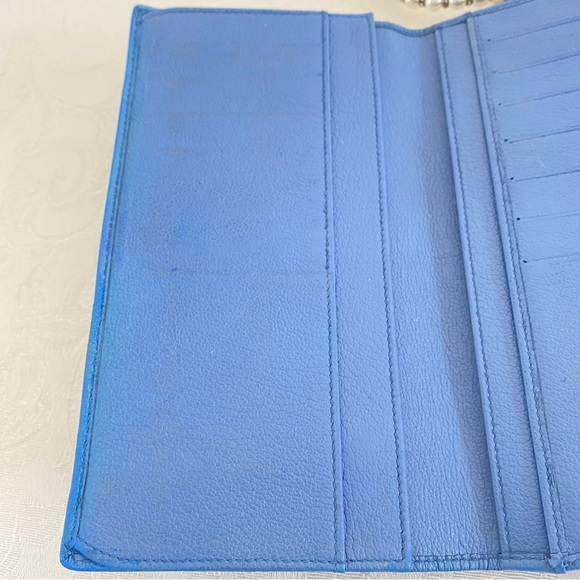 CHANEL Blue Camellia Wallet - Picture 6 of 15